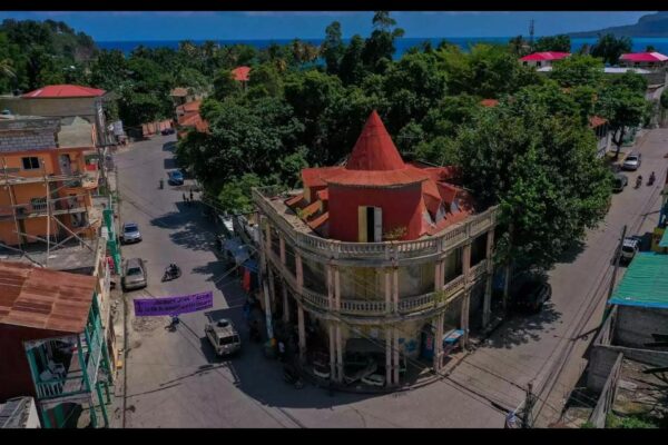Jacmel à son 327e anniversaire : la perle oubliée en quête de renouveau face aux serres d’une régression préoccupante