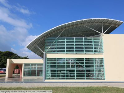 Dans l’euphorie de la visite du président colombien Gustavo Petro à Jacmel, ce mercredi 22 janvier 2025, le ministre de la Culture et de la communication , Patrick Délatour, a déclaré lors d’une conférence de presse que l’aérodrome de Jacmel est désormais un « aéroport international » et propose de le baptiser « Aéroport international Magloire Ambroise ». Cette déclaration cadre-t-elle avec la réalité? Cette infrastructure répond-elle aux normes d’un aéroport digne de ce nom?